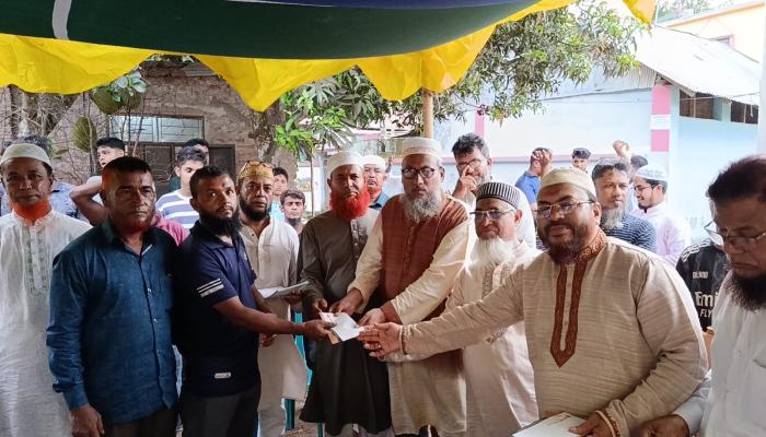 কালিরবাজারে অগ্নিকাণ্ডে ক্ষতিগ্রস্ত  পরিবারের পাশে জামায়াত ও ইনসাফ গ্রুপ
