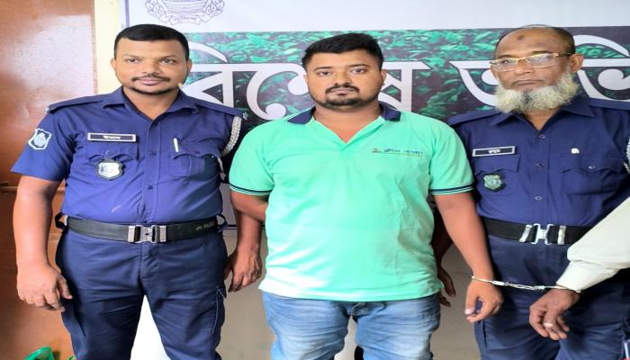 বৈষম্যবিরোধী ছাত্র আন্দোলনে হত্যা চেষ্টার মামলায় যুবলীগ নেতা হাসনাত গ্রেফতার