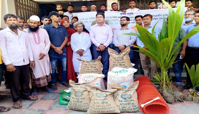 দেশী ফল ও ফল চাষ প্রযুক্তি সম্পর্কে নতুন প্রজন্মকে ধারণা দিতে হবে