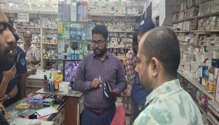 ৯ টাকার ওষুধ ৮০ টাকায় বিক্রি, জরিমানা ৫০ হাজার