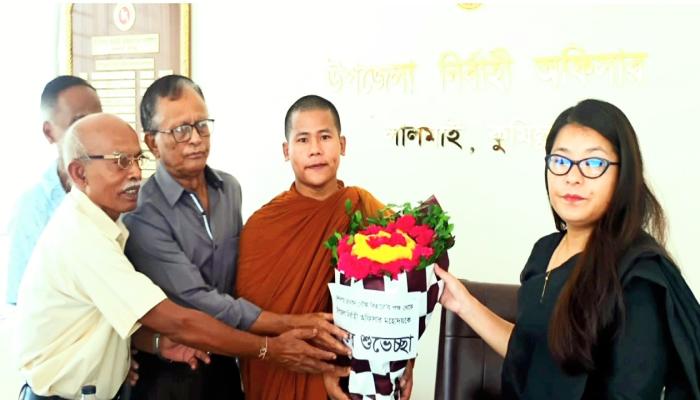 লালমাই উপজেলার ইউএনও’র সাথে সৌজন্য সাক্ষাৎ করেন কেশনপাড় বৌদ্ধ বিহারের নেতৃবৃন্দ