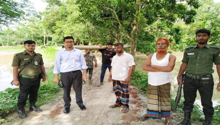 মুরাদনগরে অবৈধ ড্রেজার বন্ধে অভিযান, লাখ টাকা জরিমানা