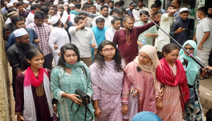 সংস্কার, বিচার ও নতুন সংবিধানের দাবি নিয়ে এগিয়ে যাবো আমরা: নাহিদ