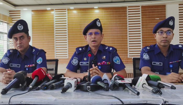 কুমিল্লায় শারদীয় দুর্গাপূজায়   প্রশাসনের কড়া নজরদারি
