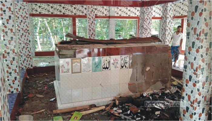 কুমিল্লায় ৪ মাজারে হামলা-অগ্নিসংযোগ: পুলিশের মামলায় আসামি অজ্ঞাত পরিচয়
