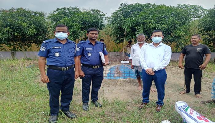 মুরাদনগরে দাফনের ১৯ দিন পর স্কুল ছাত্রীর  লাশ উত্তোলন