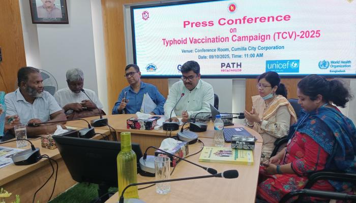 কুমিল্লা সিটির কর্পোরেশনের এক লাখ ২২ হাজার শিশু কিশোর পাচ্ছে টাইফয়েড টিকা