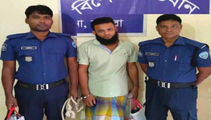 ভূচ্চি বাজারে হামলার প্রধান আসামি গ্রেফতার, অন্যরা পলাতক