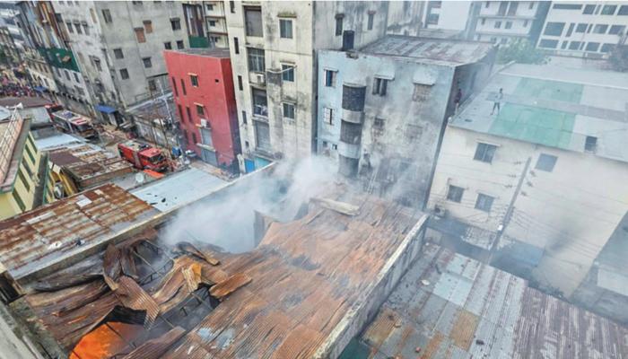 রূপনগরের আগুন পুরোপুরি নেভাতে ‘কয়েকদিন লাগতে পারে’