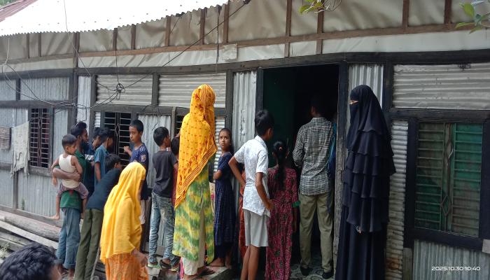 চান্দিনায় সৎ মাকে কুপিয়ে   হত্যা’র পর ছেলে পলাতক