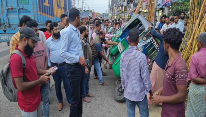 চৌদ্দগ্রামে ভ্রাম্যমাণ   আদালতের অভিযানে   ৪ প্রতিষ্ঠানকে জরিমানা