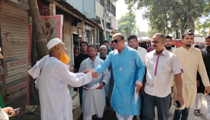 তারেক রহমান ঘোষিত ৩১ দফা বাস্তবায়নে দেবিদ্বারে বিএনপির লিফলেট বিতরণ ও গণসংযোগ