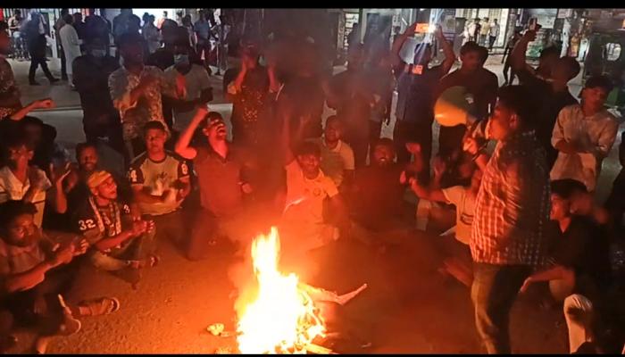 মনোনয়ন বঞ্চিত হাজী আমিনুর  রশিদ ইয়াসিন - নগরীতে টায়ার জালিয়ে বিক্ষোভ নেতাকর্মীদের