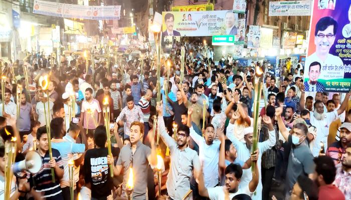 মনোনয়ন বঞ্চিত হাজী ইয়াছিনের  নেতাকর্মীদের নগরী জুড়ে বিক্ষোভ