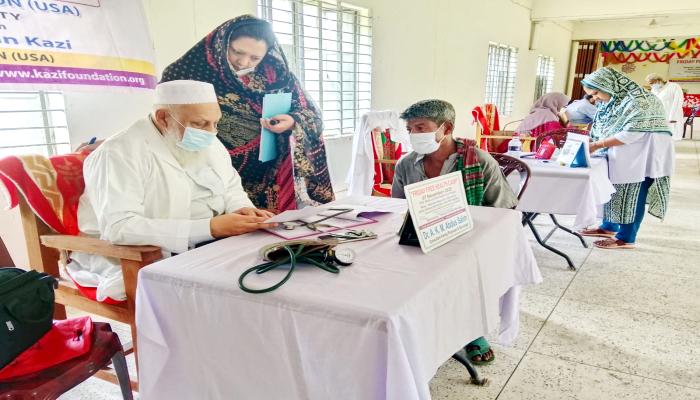 দি কাজী ফাউন্ডেশনের   আয়োজনে কুমিল্লায়  ফ্রি হেলথ ক্যাম্প