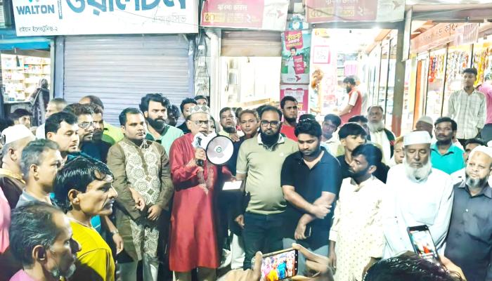 শেখ হাসিনার মৃত্যুদন্ডের আদেশ  কুমিল্লা উত্তর জেলায় আক্তারুজ্জামানের   নেতৃত্বে  আনন্দ মিছিল- মিষ্টি বিতরণ