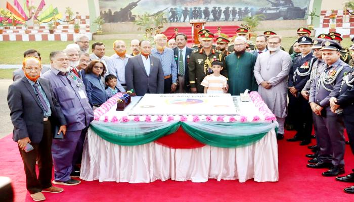 মুক্তিযুদ্ধে কুমিল্লা অঞ্চলের মানুষের   রয়েছে বীরত্বপূর্ণ অবদান  কুমিল্লা সেনানিবাসে সশস্ত্র বাহিনী দিবসে জিওসি