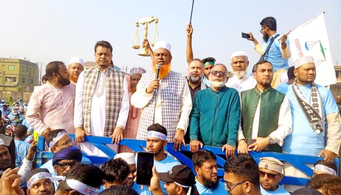 সারা দেশের মানুষ  পরিবর্তনের পক্ষে  মাঠে নেমে এসেছে  -ড. সরওয়ার সিদ্দিকী