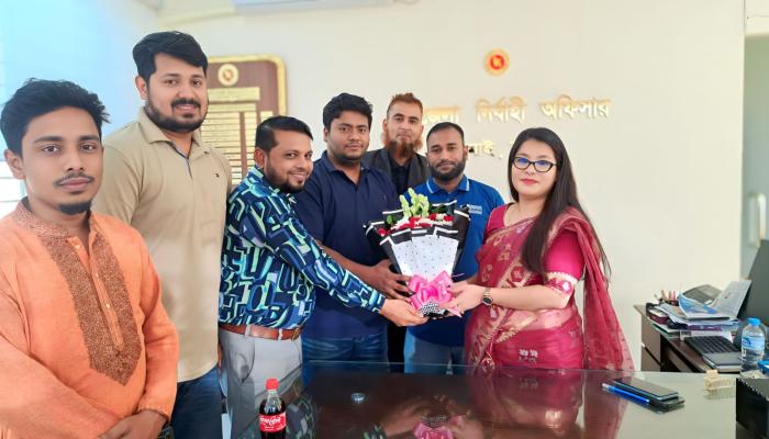 লালমাই উপজেলা নির্বাহী অফিসার হিমাদ্রী খীসার শেষ কর্মদিবসে বাংলাদেশ সাংবাদিক সমিতির বিদায়ী সংবর্ধনা