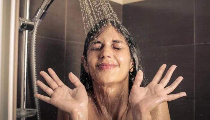 শীতে ঠান্ডা না গরম, কোন পানি দিয়ে গোসল করা বেশি ভালো