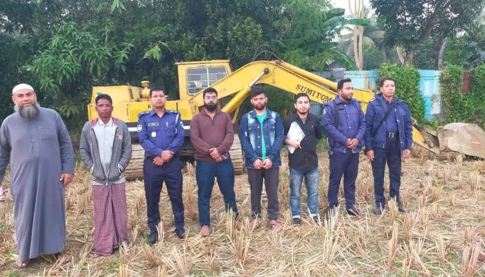 চৌদ্দগ্রামে ভ্রাম্যমান আদালতের অভিযানে ২ মাটি বিক্রেতাকে ৩ লাখ টাকা জরিমানা