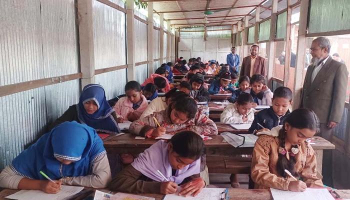 চৌদ্দগ্রামে কাজী এনাম   ফাউন্ডেশন মেধা বৃত্তি   পরীক্ষা অনুষ্ঠিত