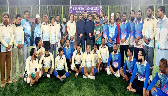 ব্রাহ্মণপাড়ায় প্রেসক্লাব ও   ওশান হাইস্কুল শিক্ষকদের   প্রীতি ফুটবল ম্যাচ অনুষ্ঠিত