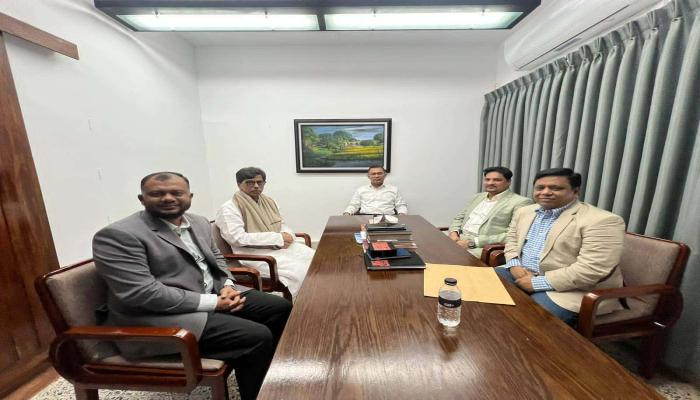 নির্বাচন থেকে সরে দাঁড়ালেন হাজী ইয়াছিন  তারেক রহমানের নির্দেশে পেলেন ৬টি আসনের সমন্বয়কের দায়িত্ব