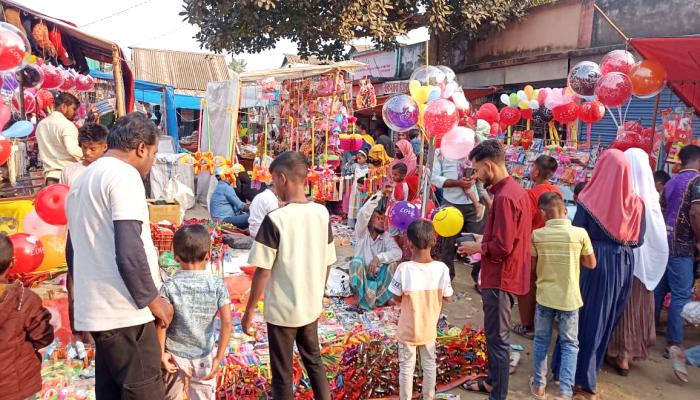 ব্রাহ্মণপাড়ায় পৌষসংক্রান্তি মেলায়   ফিরেছে গ্রামীণ জীবনের রঙ