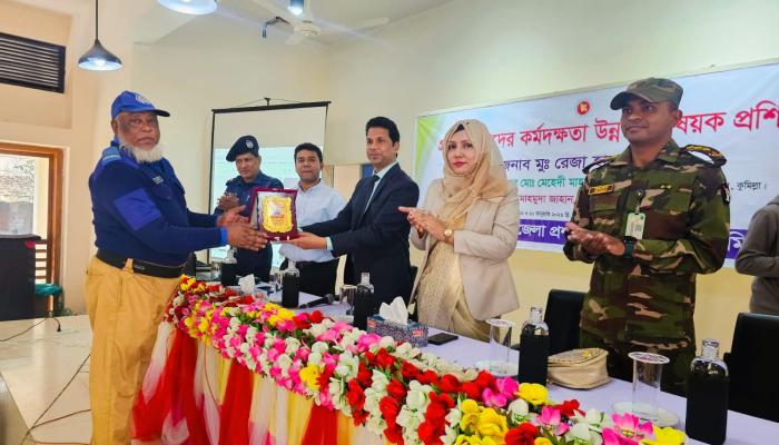 নির্বাচন ও গণভোটে গ্রাম পুলিশের ভূমিকা   গুরুত্বপূর্ণ- ব্রাহ্মণপাড়ায় জেলা প্রশাসক