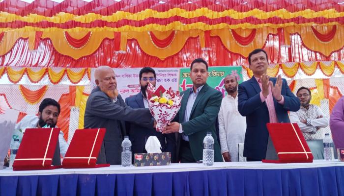 চৌদ্দগ্রামে করপাটি বালিকা বিদ্যালয়ের শিক্ষক   শামীমা হকের রাজকীয় বিদায়ী সংবর্ধনা