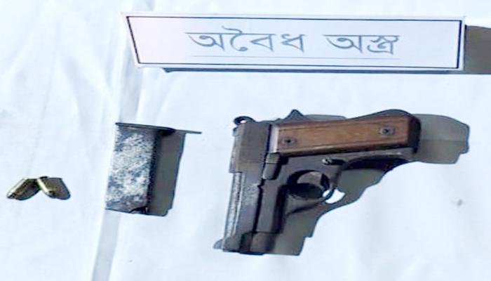 তিতাসে সেনাবাহিনীর অভিযানে  বিদেশী পিস্তল ও ইয়াবা উদ্ধার