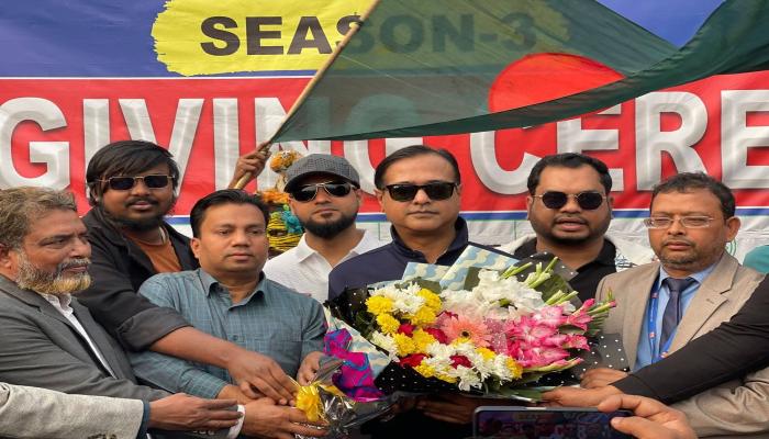 শাহরাস্তিতে ক্রিকেট খেলা দেখতে এসে মুগ্ধ   হলেন বিসিবির পরিচালক আসিফ আকবর