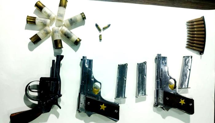 কুমিল্লায় লুট হওয়া ১৭টি অস্ত্র এখনো উদ্ধার হয়নি