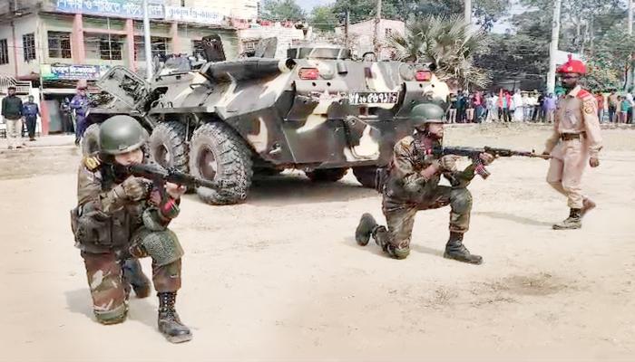 বিশৃঙ্খলা ঠেকাতে এলো সেনা ট্যাঙ্ক  আহতদের উদ্ধারে হেলিকপ্টার