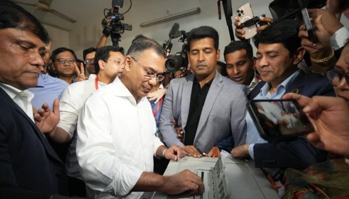 আশা করছি বিএনপি বিপুল ব্যবধানে জিতবে, ভোট দিয়ে তারেক রহমান