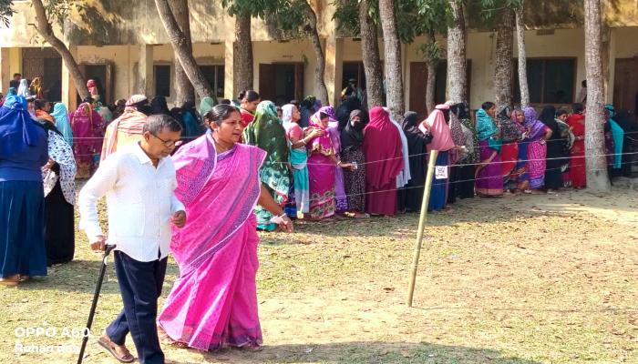 কুমিল্লায় নারী ভোটারের উপস্থিতি ব্যাপক