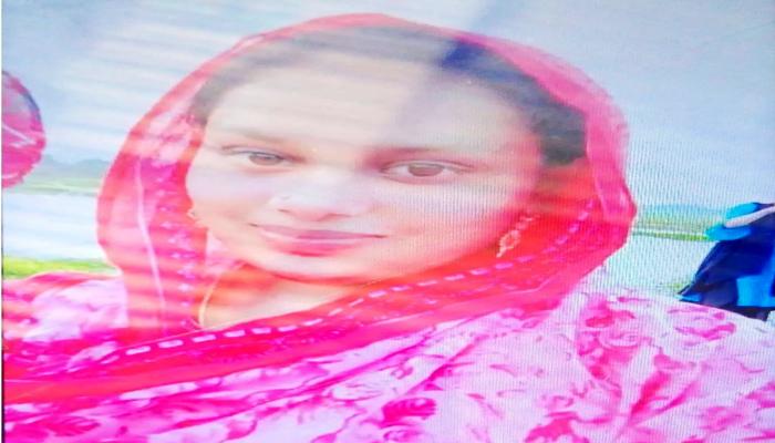 হোমনায় প্রবাসির স্ত্রী সন্তানসহ একই   পরিবারের ৩ জনকে জবাই করে হত্যা