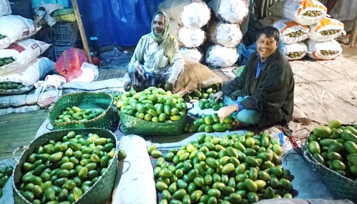 বেশি উত্তাপে লেবু-শশা-করলা রমজানকে  কেন্দ্র করে বাড়ছে কাঁচাবাজারের পণ্যমূল্য