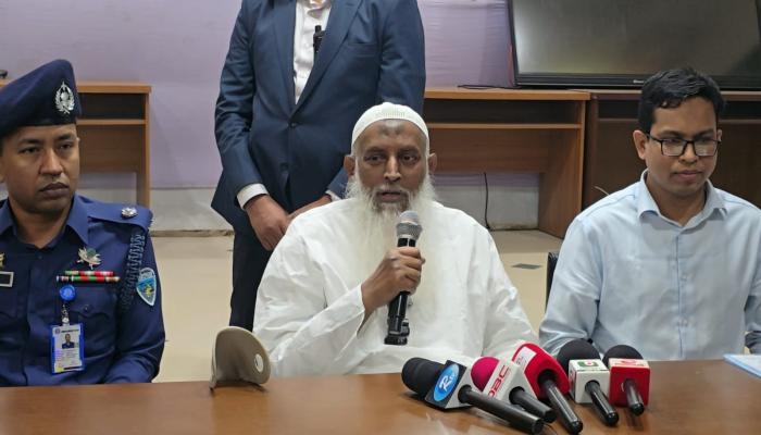 মাদক, সন্ত্রাস ও চাঁদাবাজি নির্মূলে ধর্মমন্ত্রী কায়কোবাদের কঠোর নির্দেশনা