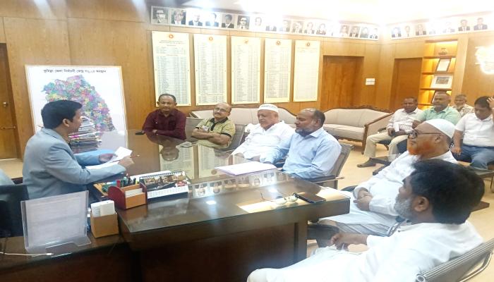 কুমিল্লায় জ্বালানি বিষয়   নিয়ে জেলা প্রশাসকের   সাথে পাম্প মালিকদের   মতবিনিময়