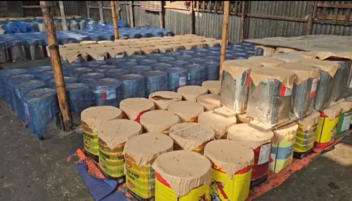 বাঞ্ছারামপুরে নদীর জায়গা দখল করে ভেজাল গুড় কারখানা: দুইজনকে ৪ লাখ টাকা জরিমানা