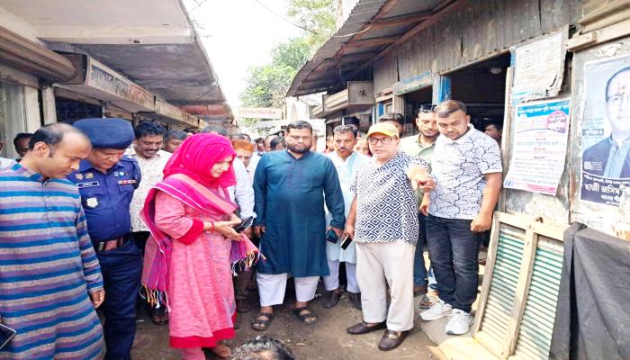 ব্রাহ্মণপাড়ায় ডেঙ্গু ও চিকুনগুনিয়া   প্রতিরোধে পরিচ্ছন্নতা কর্মসূচি উদ্বোধন