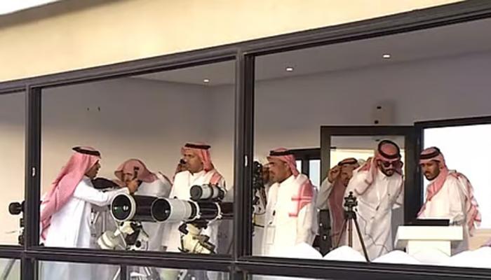 চাঁদ দেখা যায়নি, মধ্যপ্রাচ্যে ঈদ শুক্রবার