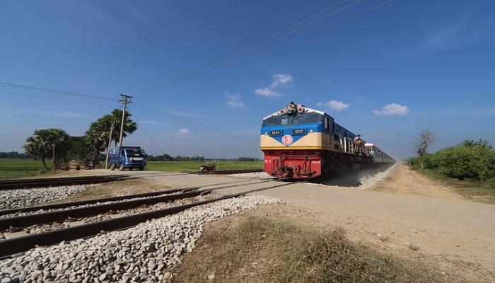 কুমিল্লায় অরক্ষিত ১১৬ রেলক্রসিংয়ে   কাটা পরে ১০ বছরে নিহত ৫৫৩