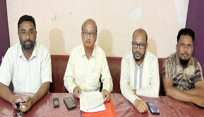 চান্দিনায় বিএনপি নেতার হাসপাতাল ও ব্যবসা প্রতিষ্ঠান দখলের অভিযোগ