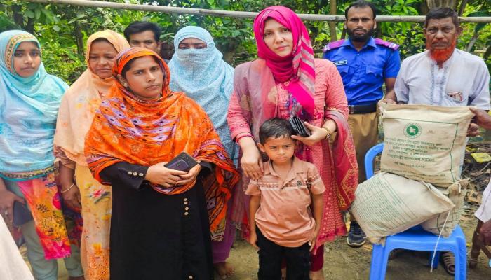 আমিরাতে ড্রোনের ধ্বংসাবশেষে নিহত ব্রাহ্মণপাড়ার প্রবাসীর পরিবারের পাশে দাঁড়ালেন উপজেলা প্রশাসন
