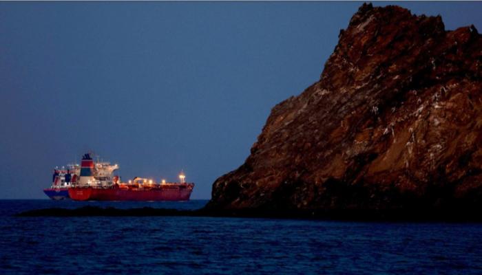 হরমুজ প্রণালিতে ইরানের কৌশল: বদলে যেতে পারে বৈশ্বিক নৌ চলাচল ব্যবস্থা