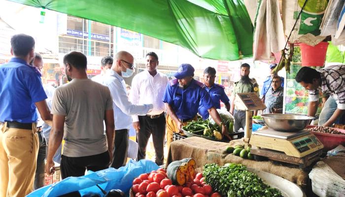 ব্রাহ্মণপাড়া সদর   বাজারে অবৈধ   কাঁচাবাজার উচ্ছেদ