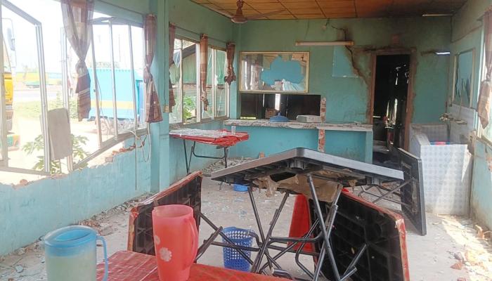 চৌদ্দগ্রামে দাবিকৃত চাঁদা  না পেয়ে খাবার হোটেল ভাংচুর,